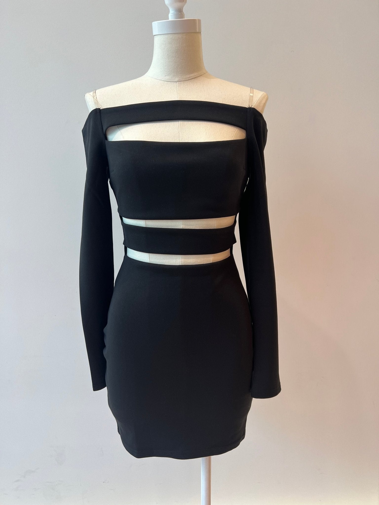 Serenity Off Shoulder dress (Black) - Fashionistar boutique