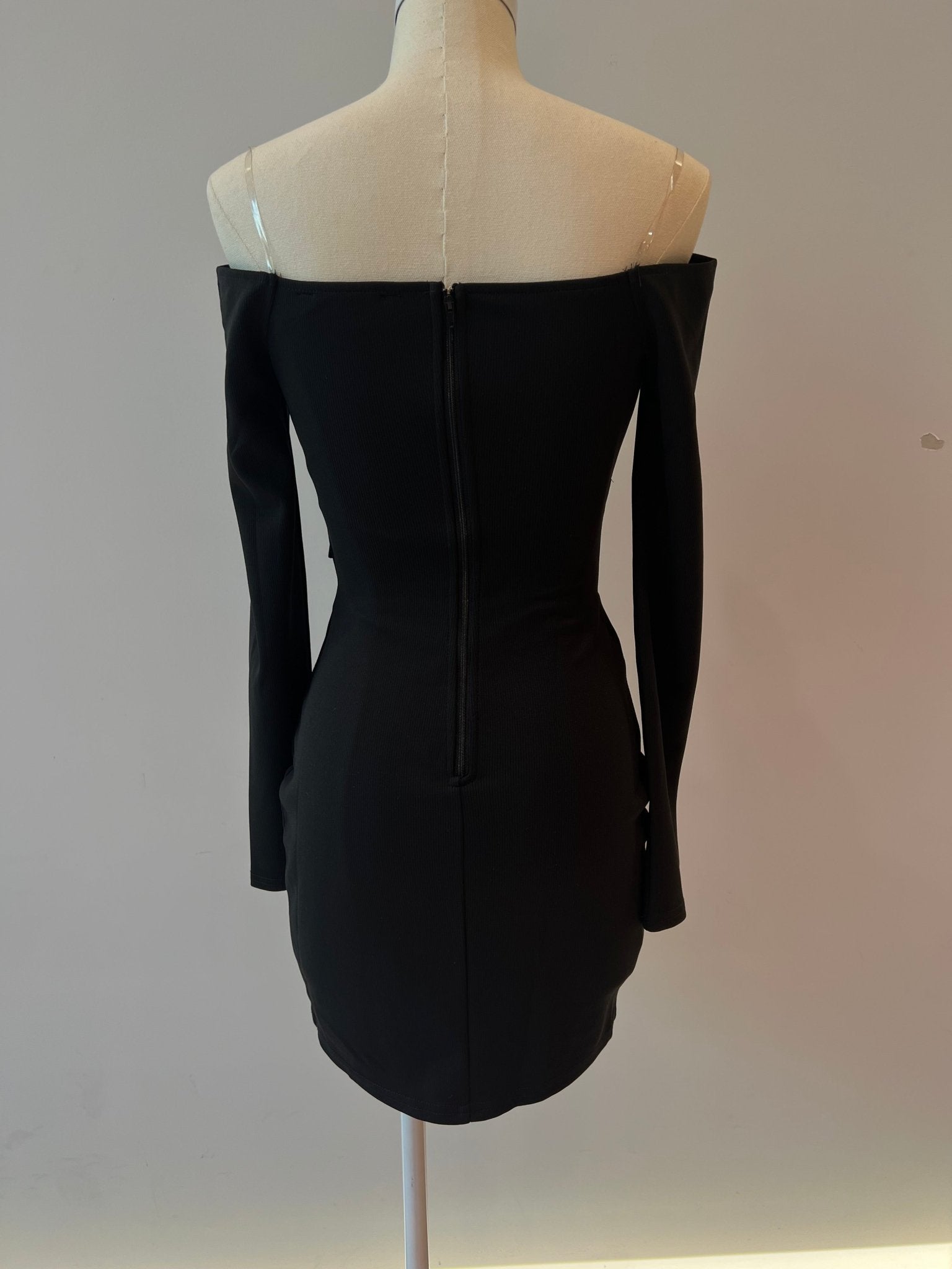 Serenity Off Shoulder dress (Black) - Fashionistar boutique